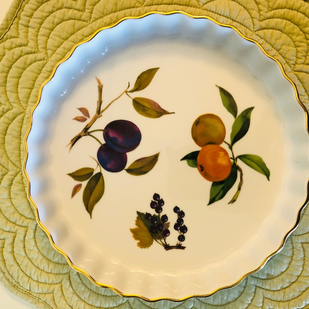 Royal Worcester of England Quiche Dish